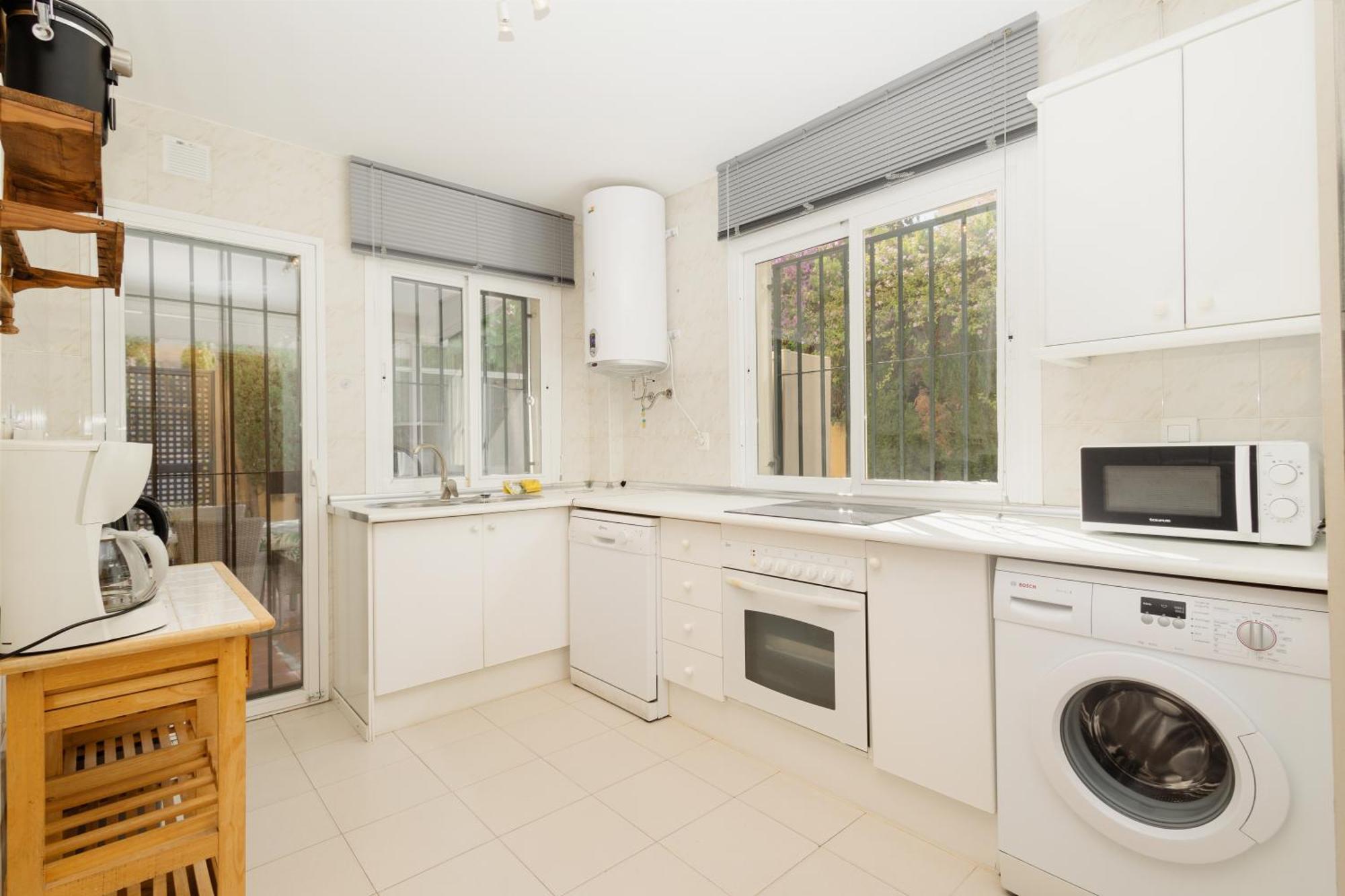 Beautiful Townhouse Walking Distance To The Beach In Costabella, Marbella Exterior photo