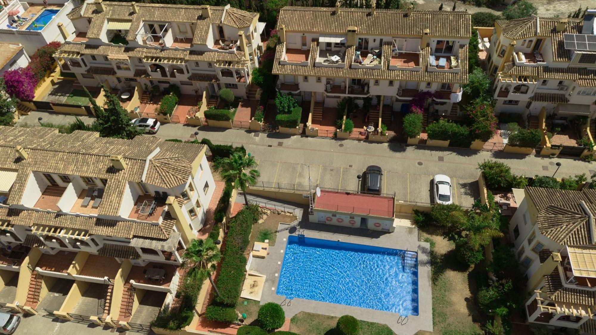 Beautiful Townhouse Walking Distance To The Beach In Costabella, Marbella Exterior photo