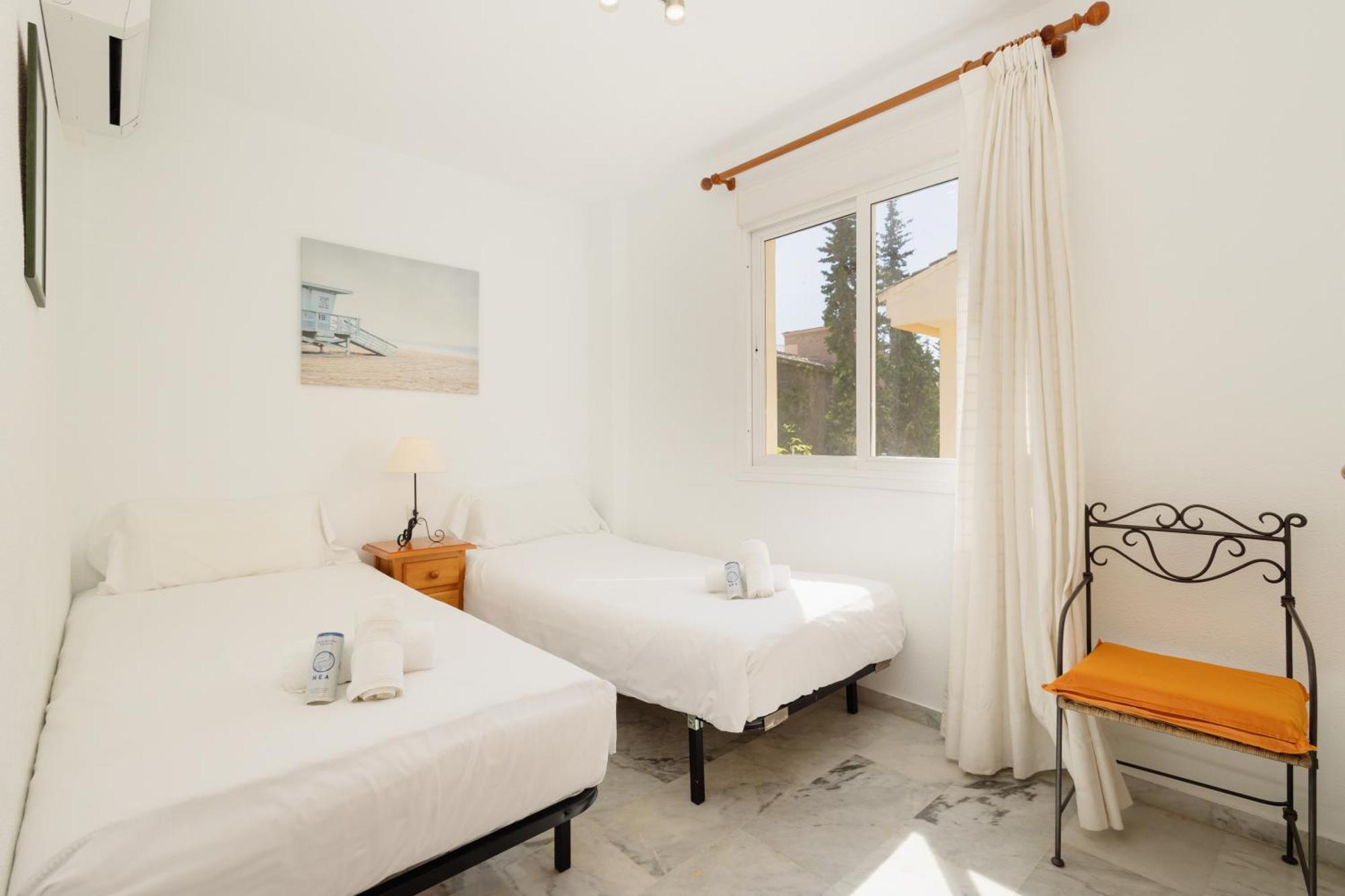 Beautiful Townhouse Walking Distance To The Beach In Costabella, Marbella Exterior photo